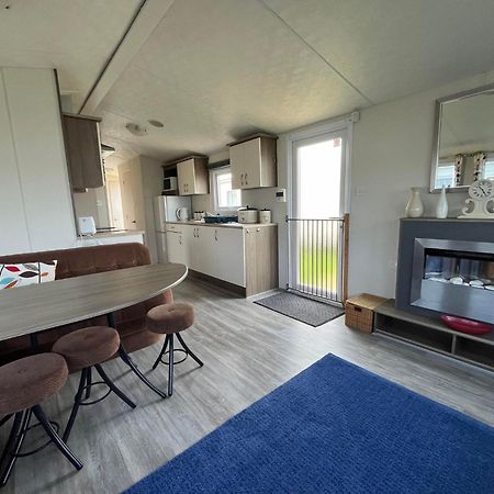 Ormesby Beach Haven: Pet-Friendly Family Retreat Great Yarmouth Exterior photo