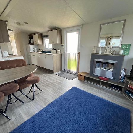 Ormesby Beach Haven: Pet-Friendly Family Retreat Great Yarmouth Exterior photo